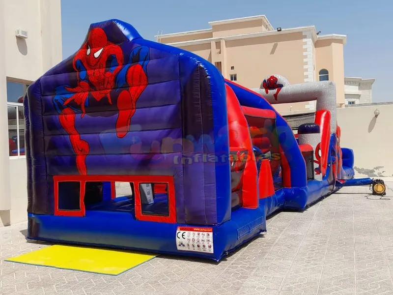 Dev açık hava partisi atlama sıçrama ev atlama kalesi şişme örümcek adam engelli parkur